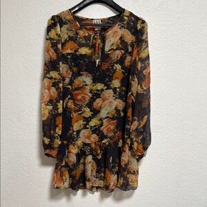 *Haute Hippie Floral Embellished Long Sleeve Dress 100% Silk Small